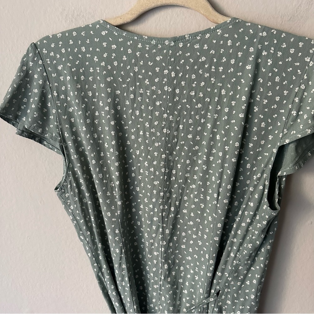 Brandy Melville Floral Light Green Wrap Dress Size OS - Picture 8 of 8